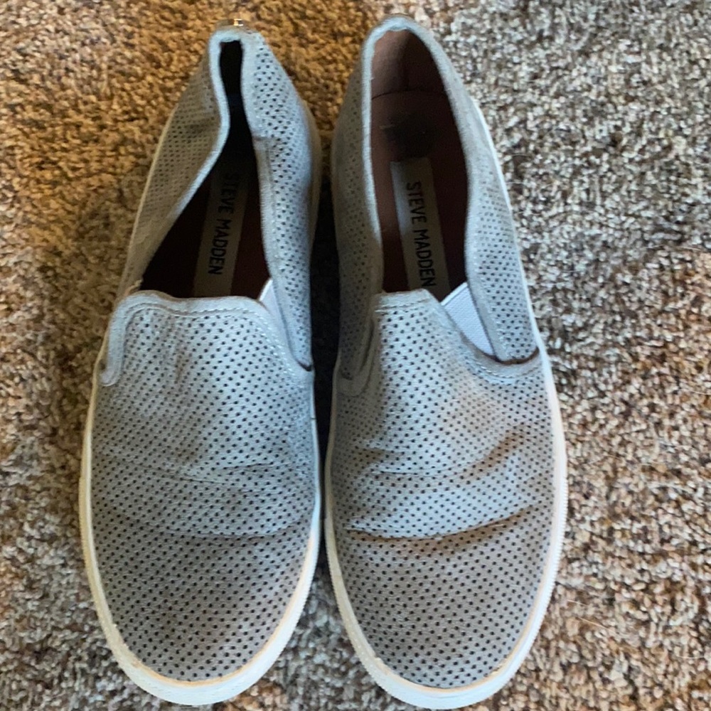 Steve Madden slip on shoes . Grey size 6.5